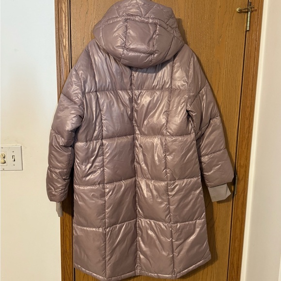 Gap Recycled Puffer Water Resistant w/ detachable hood - Picture 2 of 2